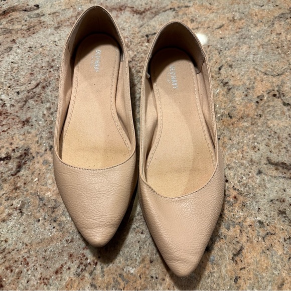 Old Navy Shoes - Old Navy Pointy Toe Flats Size 9